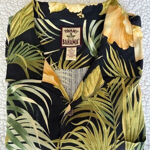 Vintage TOMMY BAHAMA Hawaiian Camp Shirt XL Button Front 100% Silk Beautiful EUC